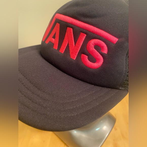 Vans Hat Cap Snap Back Black Pink Trucker Skateboard Skater Mesh Back Mens - Picture 13 of 13